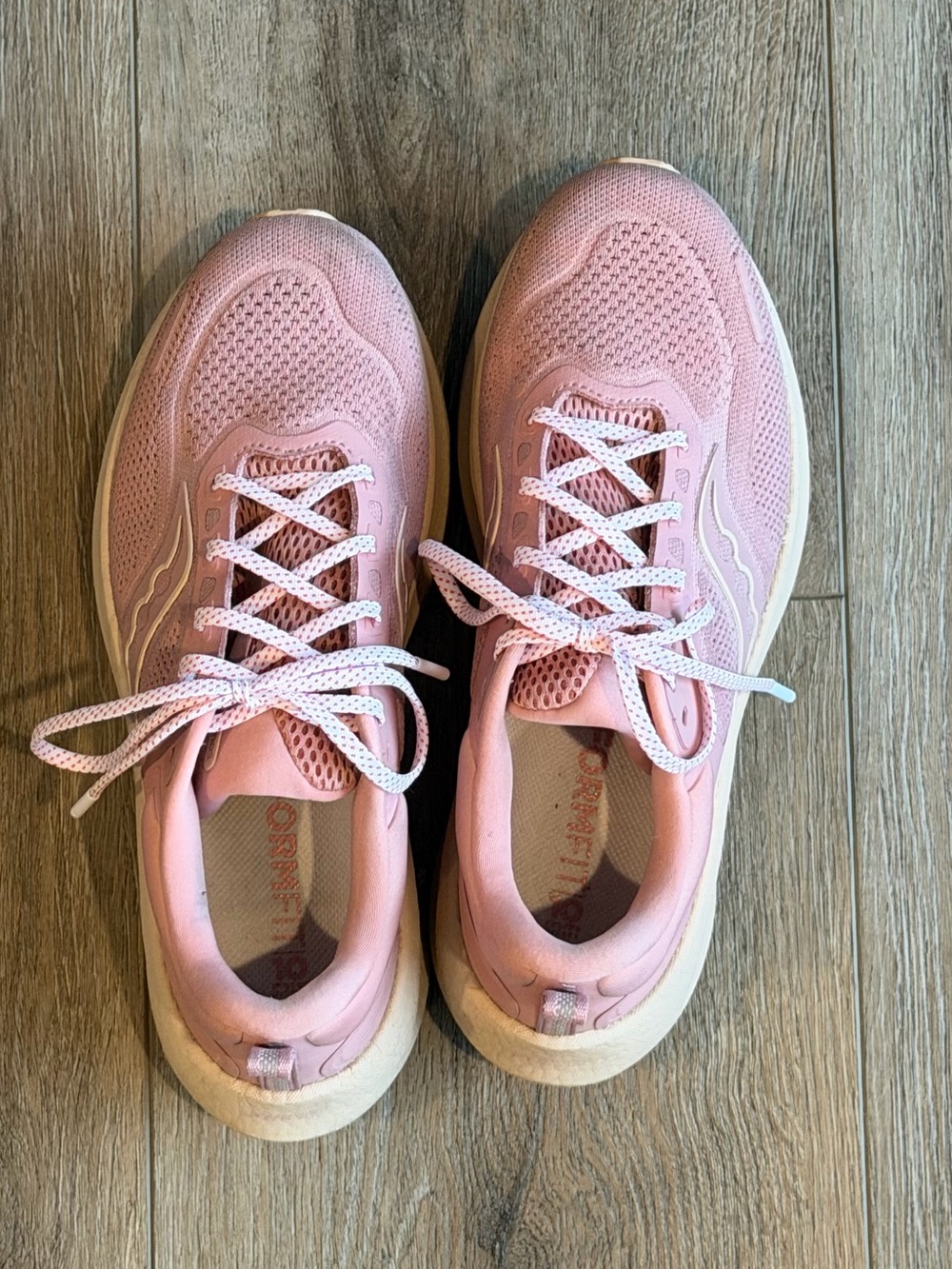 Saucony Women's Pink Sneakers size 9
